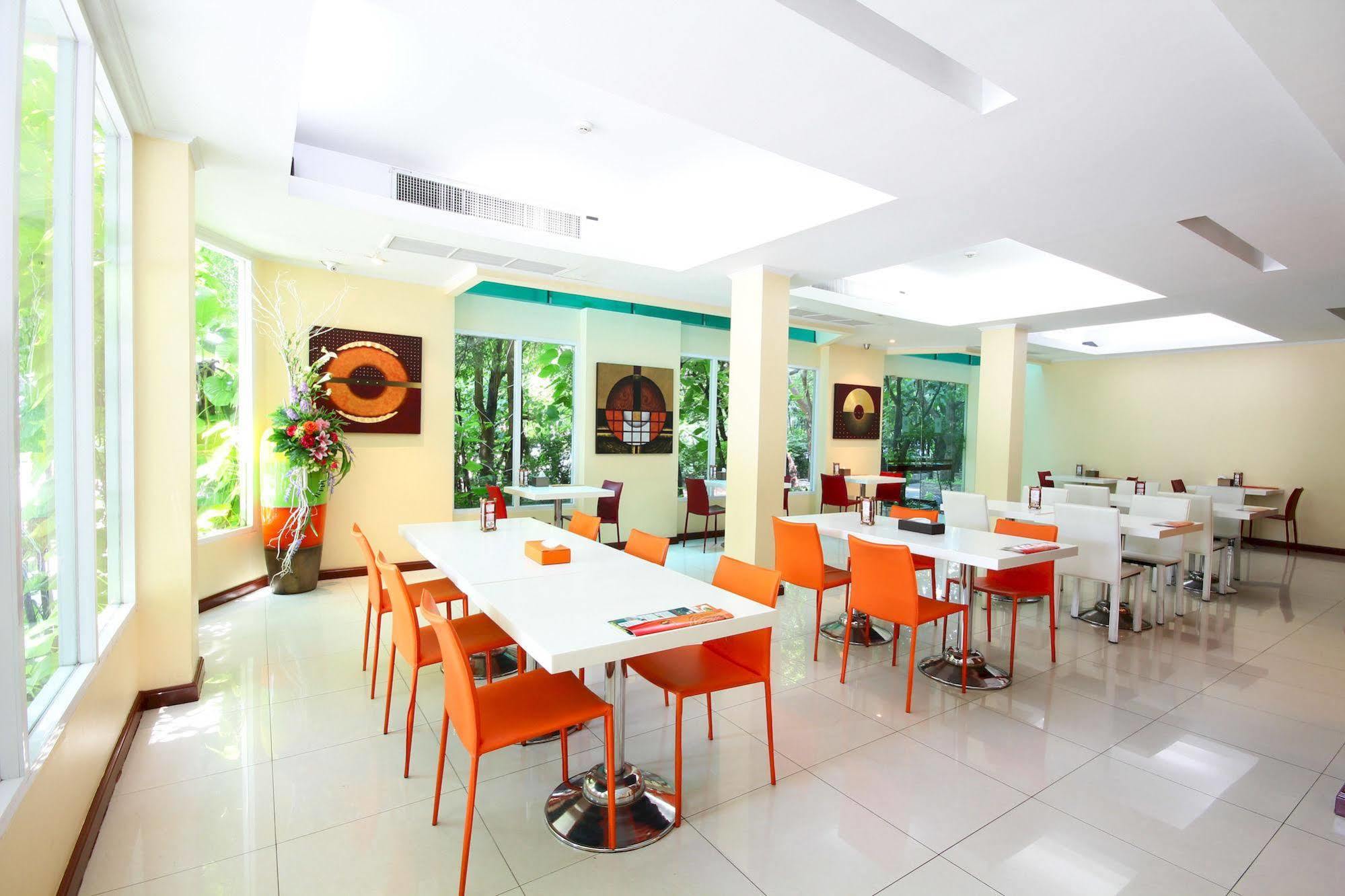 Hotel Calypzo Bangkok Exterior foto